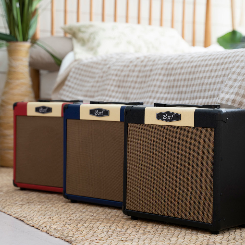 CORT ΕΝΙΣΧΥΤΗΣ ΚΙΘΑΡΑΣ COMBO CM SER 15W REVERB BLACK