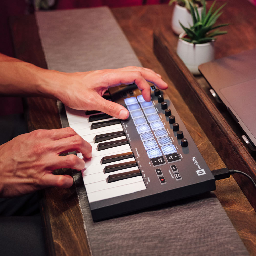 NOVATION MINI-KEY INSTRUMENT  FLKEYS VERSION