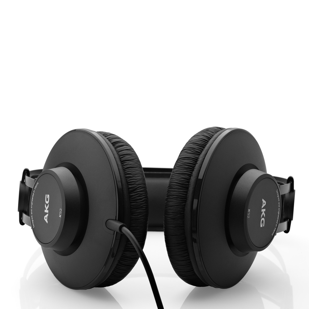 AKG STEREO HEADPHONES CLOSED-BACK & OVER-EAR DESIGN