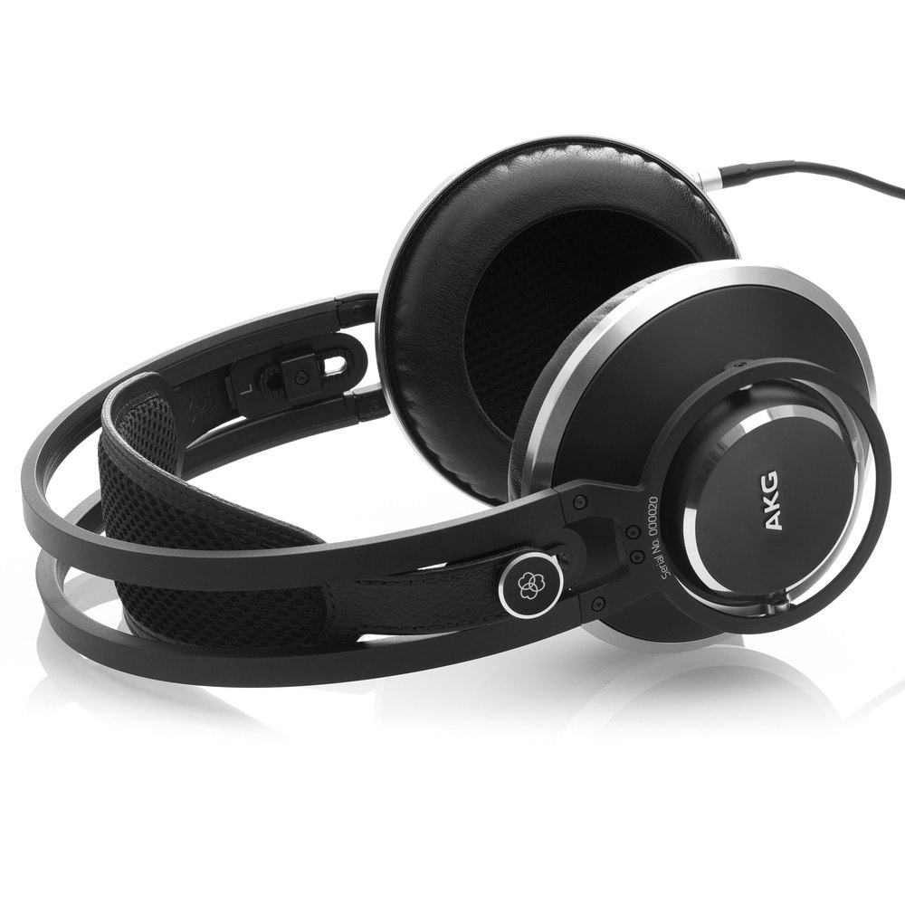 AKG MASTER REFERENCE CLOSED-BACK HEADPHONES