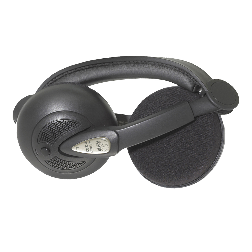 AKG WIRELESS CLOSED-BACK HEADPHONES UHF