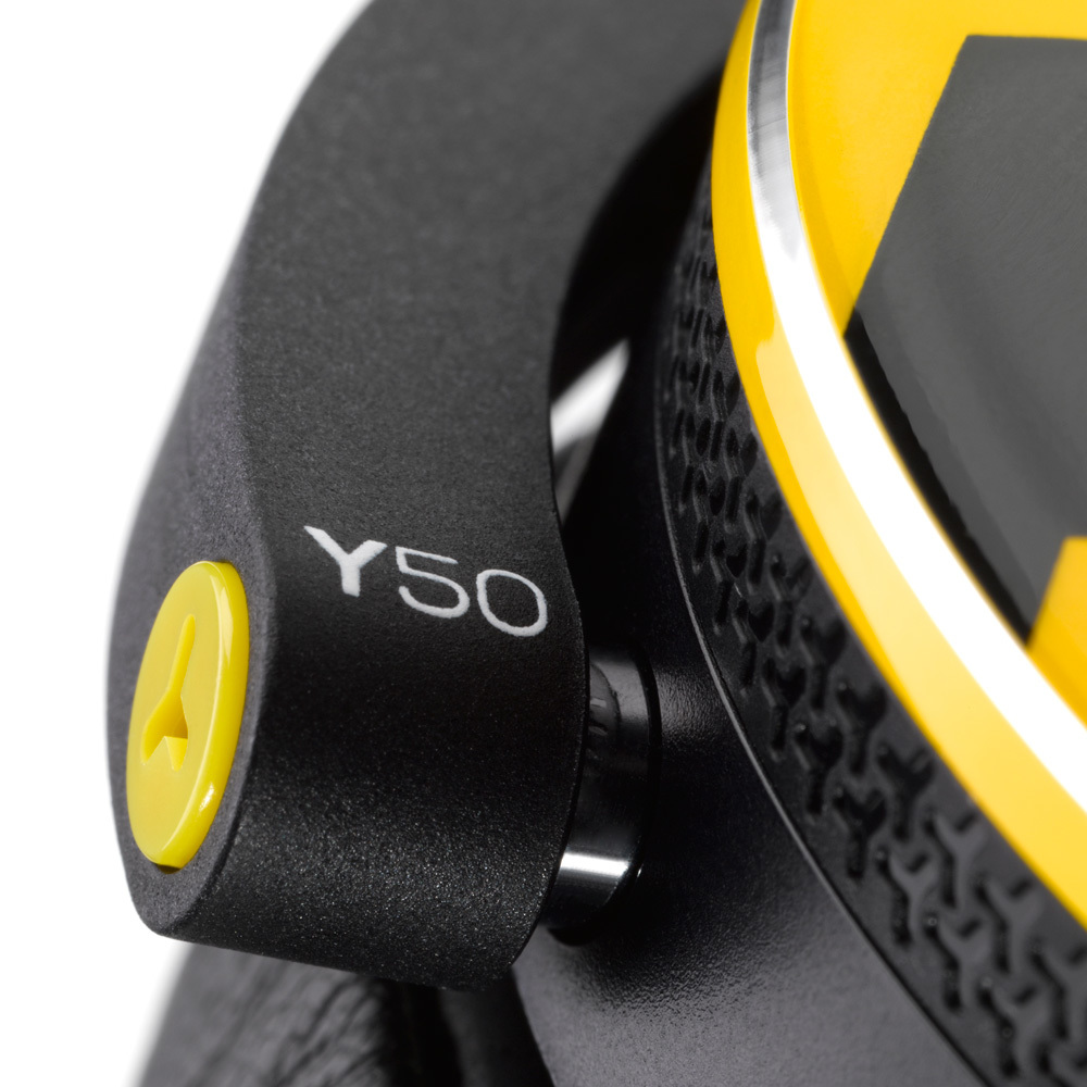 AKG FOLTABLE HEADPHONES CLOSED-BACK DESIGN + MIC